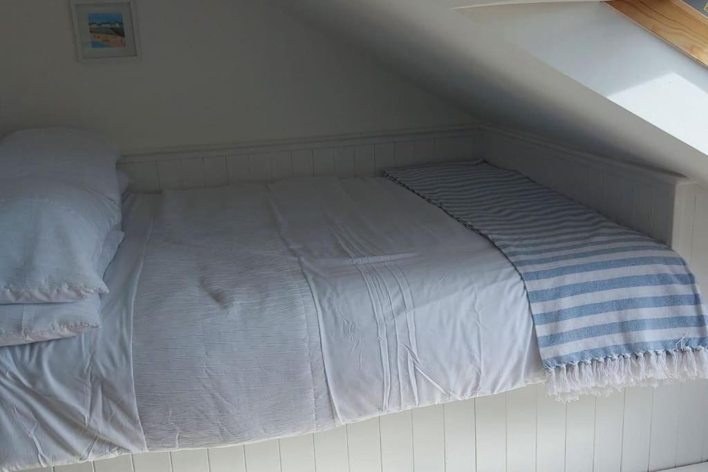 Sea Crest, Beautiful Home In Tenby With Sea Views Bagian luar foto